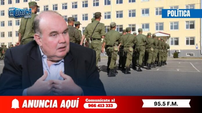 Arremete contra militares